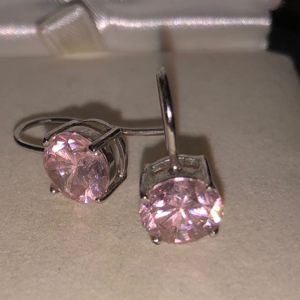 Earings - Picture 2 of 5
